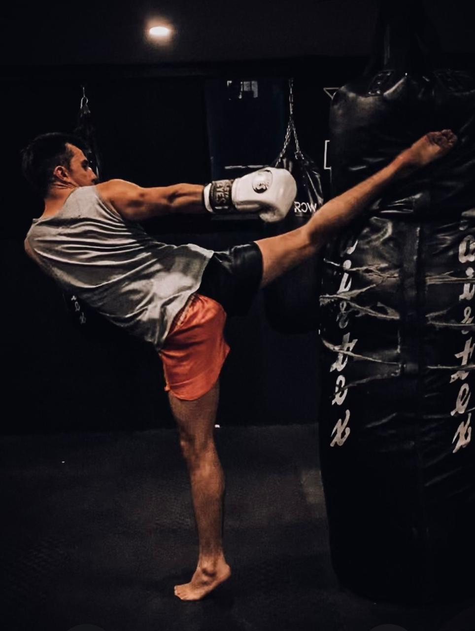 Javier Vrandecic entrenando Muay Thai